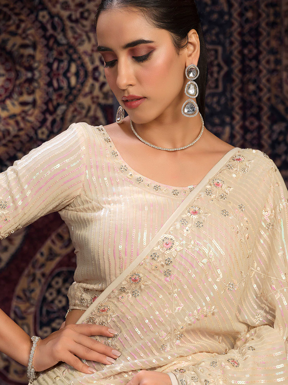 Odette Off white Embellished Georgette Saree With unstitched Blouse For Women - Image 3