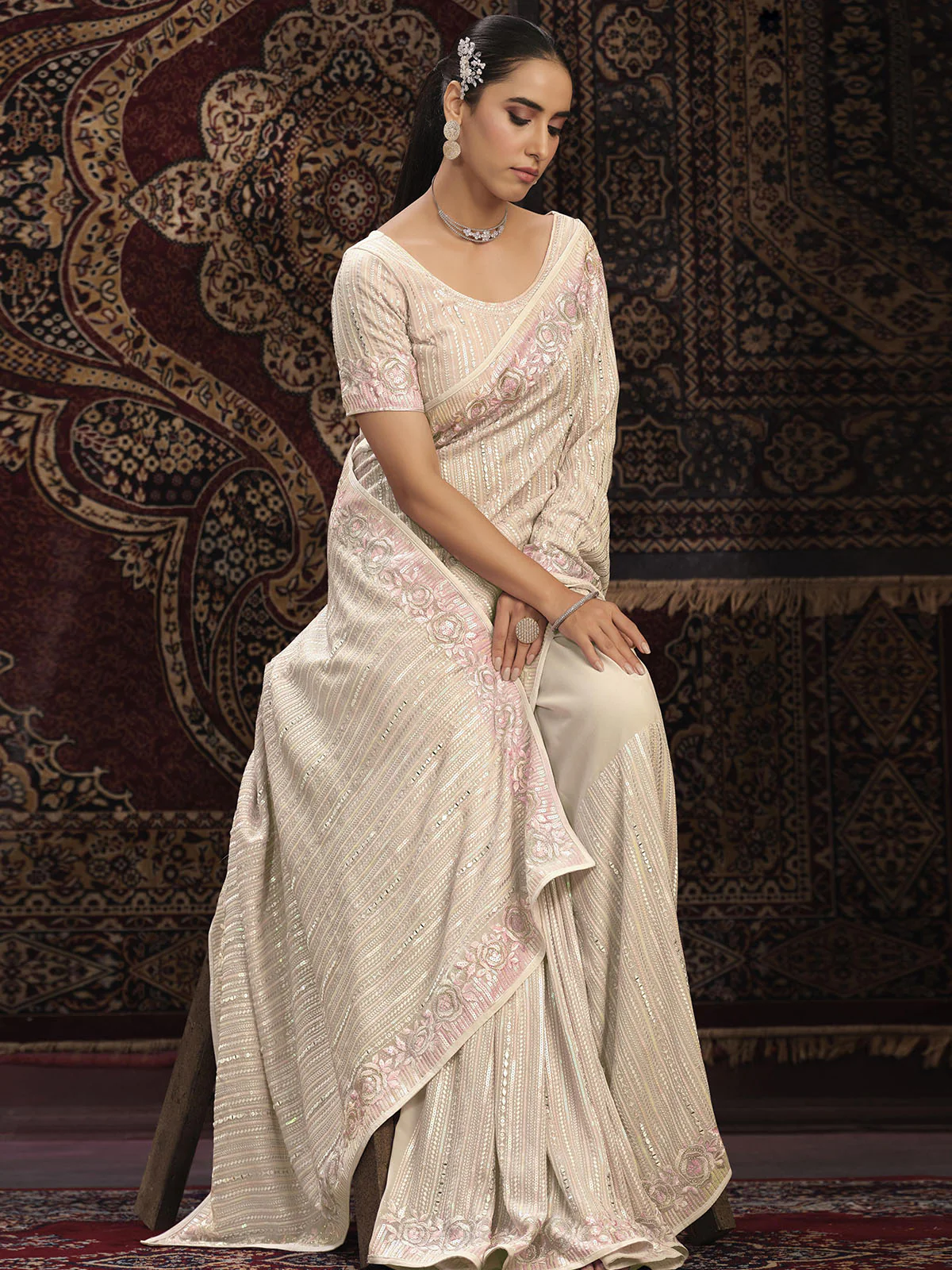 Odette Off white Embellished Georgette Saree With unstitched Blouse For Women - Image 3