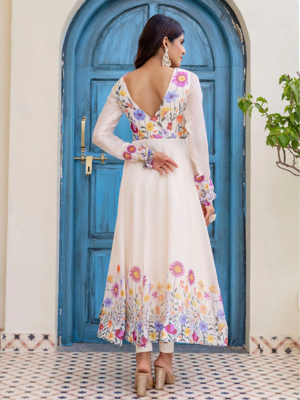 Odette Off White Georgette Solid Stitched Anarkali Kurta Set For Women - Image 4