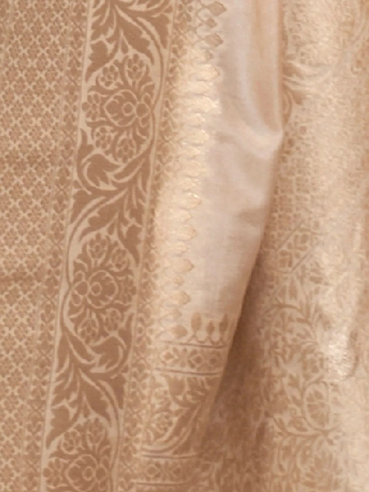 Odette Off White Georgette Woven Saree With Unstitched Blouse for Women - Image 3