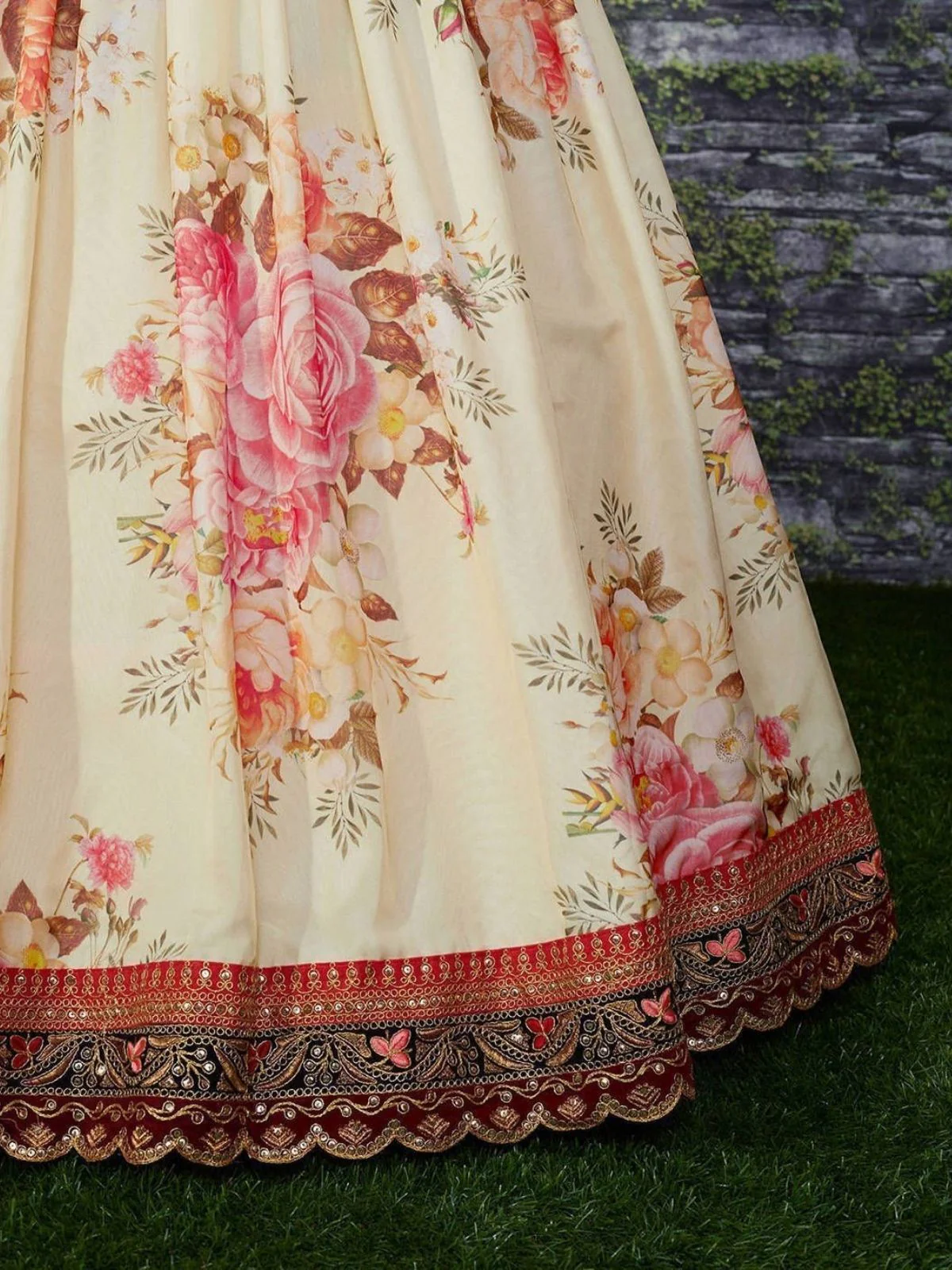 Odette Off-White Organza Printed Semi-Stitched lehenga For Women - Image 2