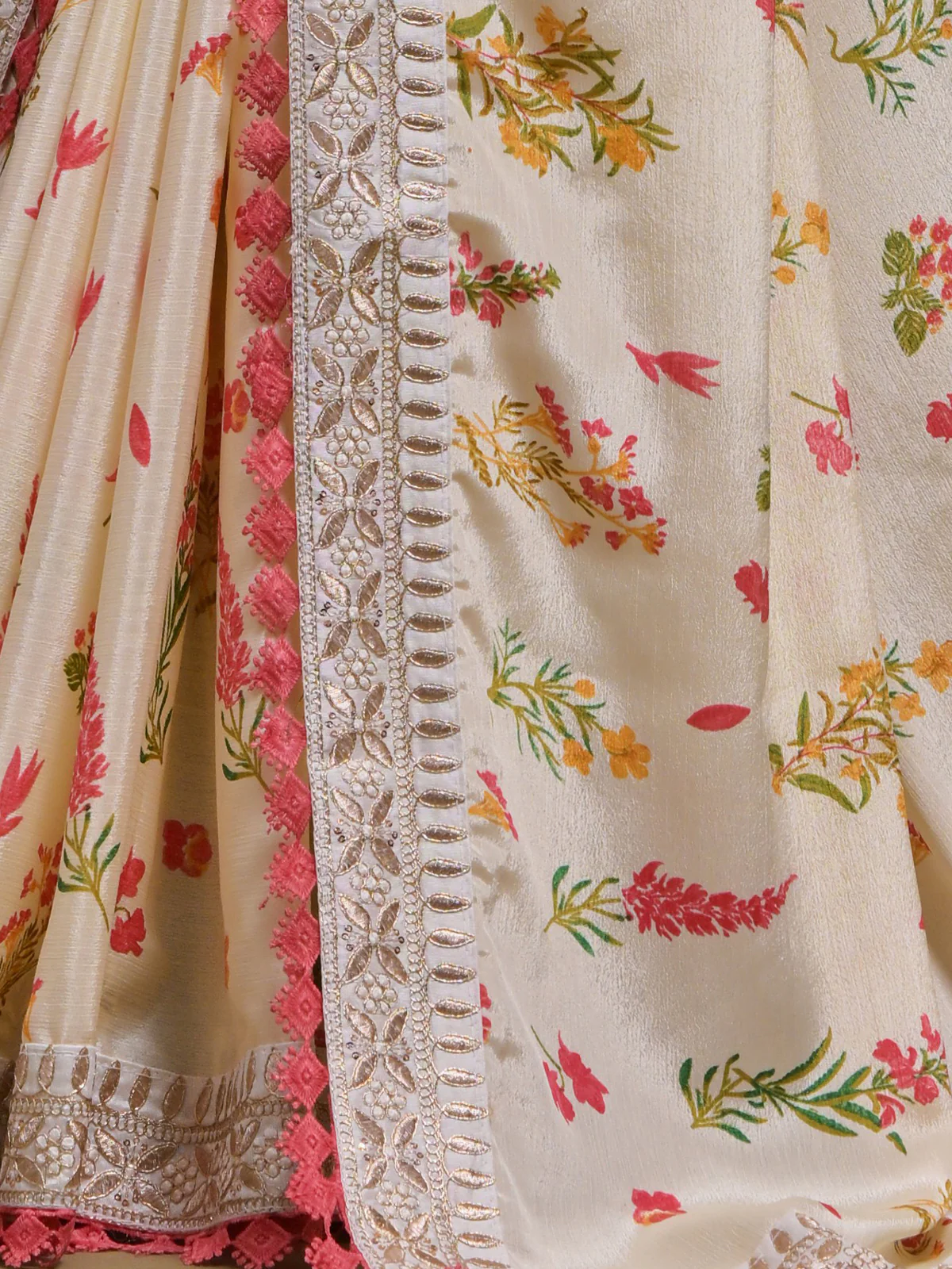 Odette Off White Printed Chiffon Saree With Unstitched Blouse For Women - Image 8