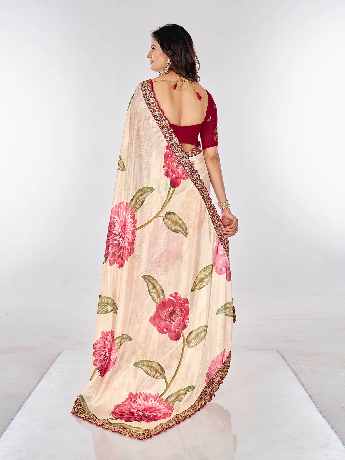 Odette Off White Printed Chiffon Saree With Unstitched Blouse For Women - Image 4