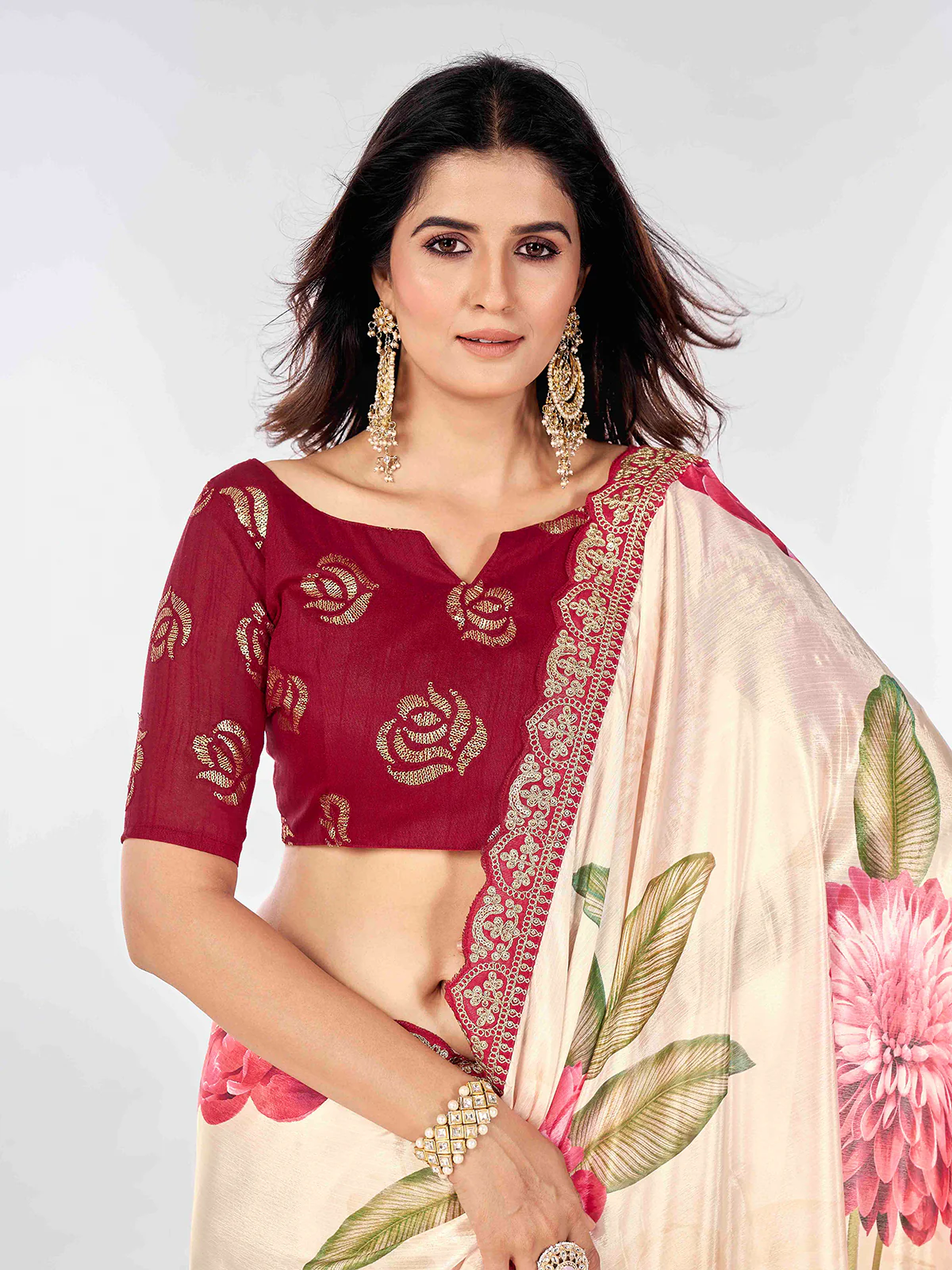 Odette Off White Printed Chiffon Saree With Unstitched Blouse For Women - Image 5