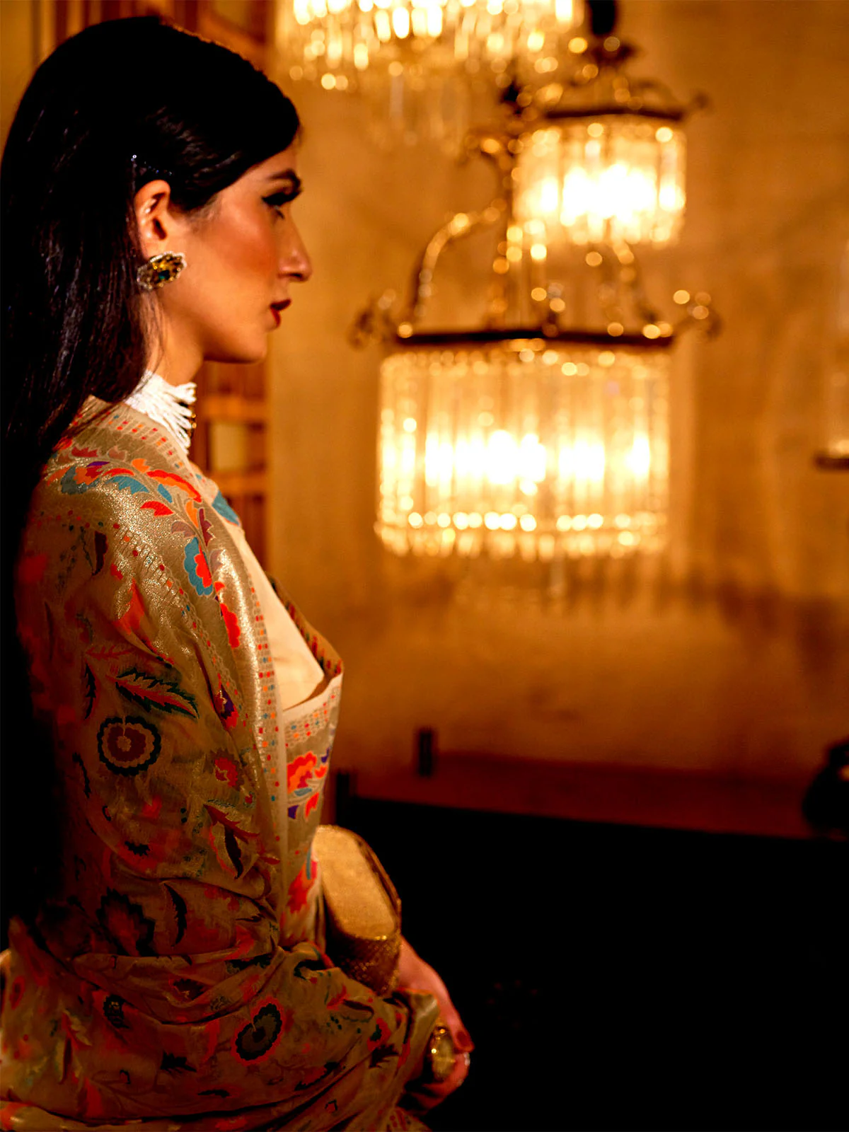 Odette Off White Printed Silk Blend Saree With Unstitched Blouse For Women - Image 2