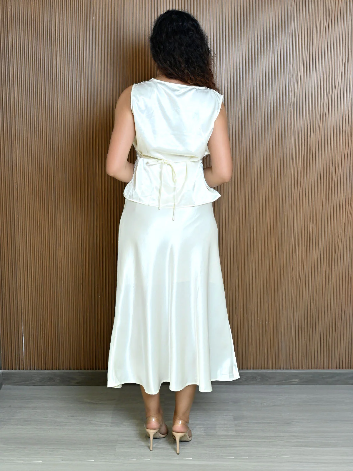 Odette Off White Satin Solid Co-Ord Set For Women - Image 3