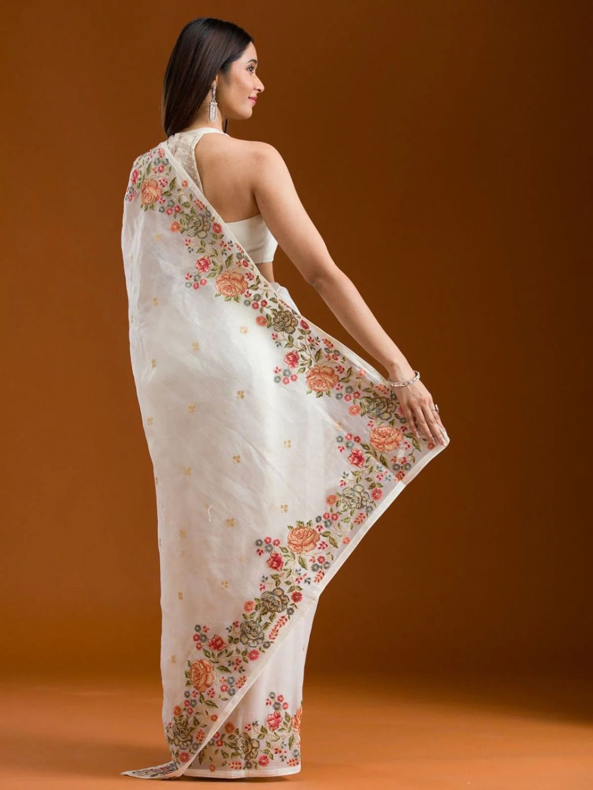 Odette Off White Silk Blend Embroidered Saree For Women - Image 3