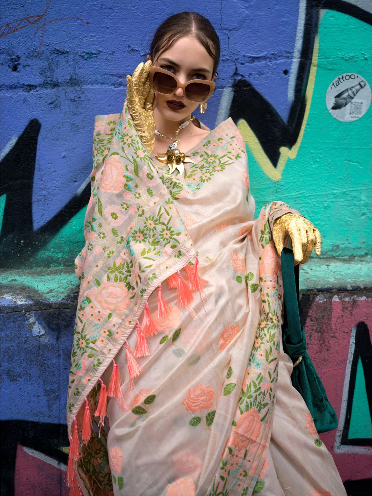 Odette Off White Silk Blend Woven Saree With Unstitched Blouse For Women - Image 2