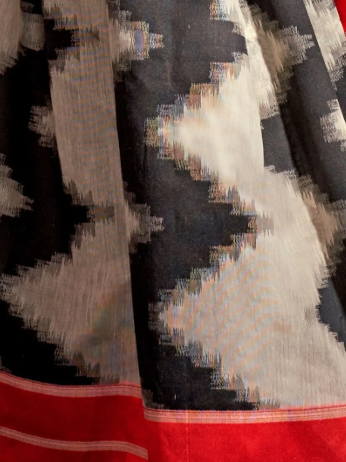 Odette Off White Silk Blend Woven Saree With Unstitched Blouse For Women - Image 3