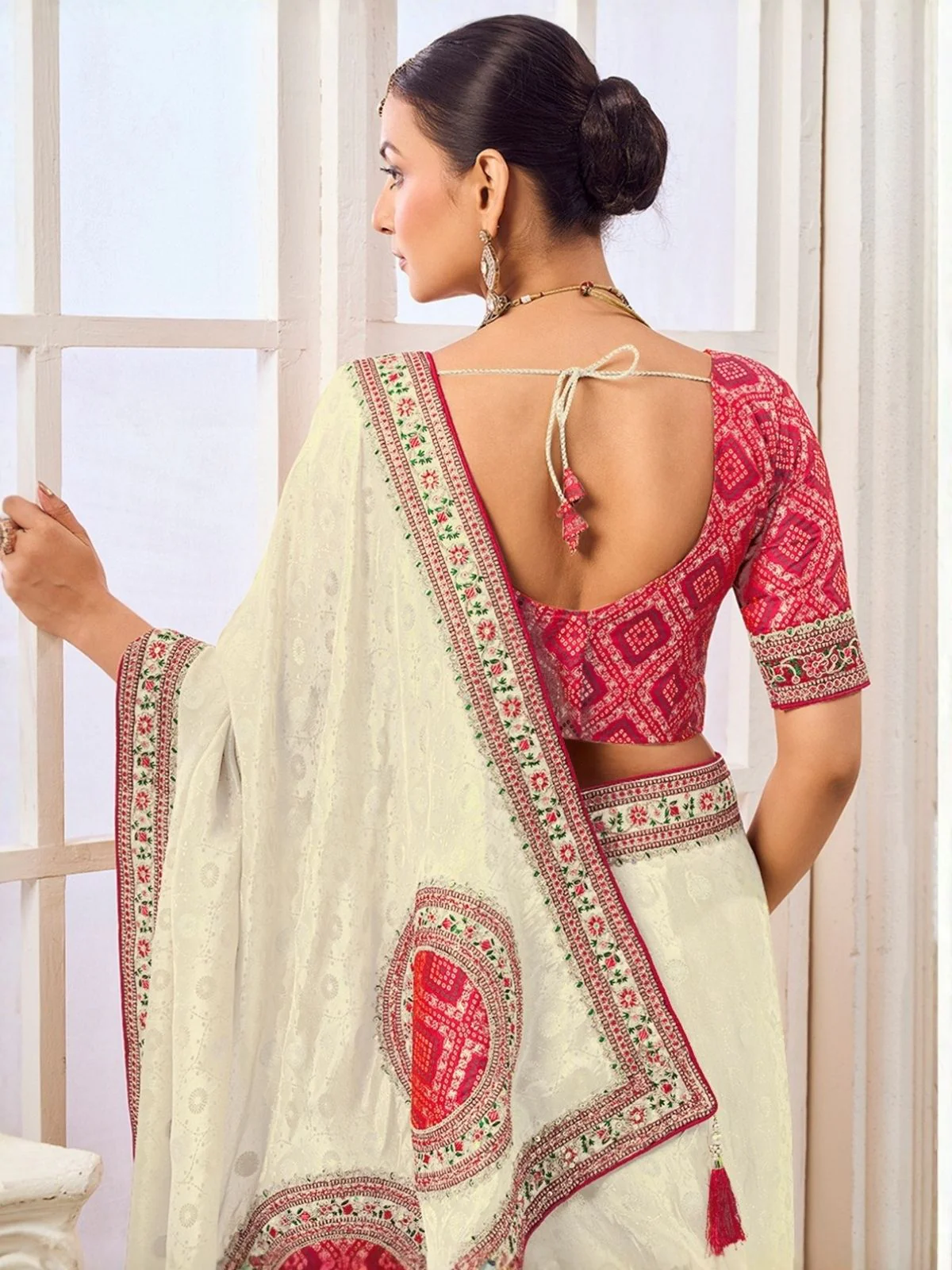 Odette Off White Viscose Embroidered Saree For Women - Image 2