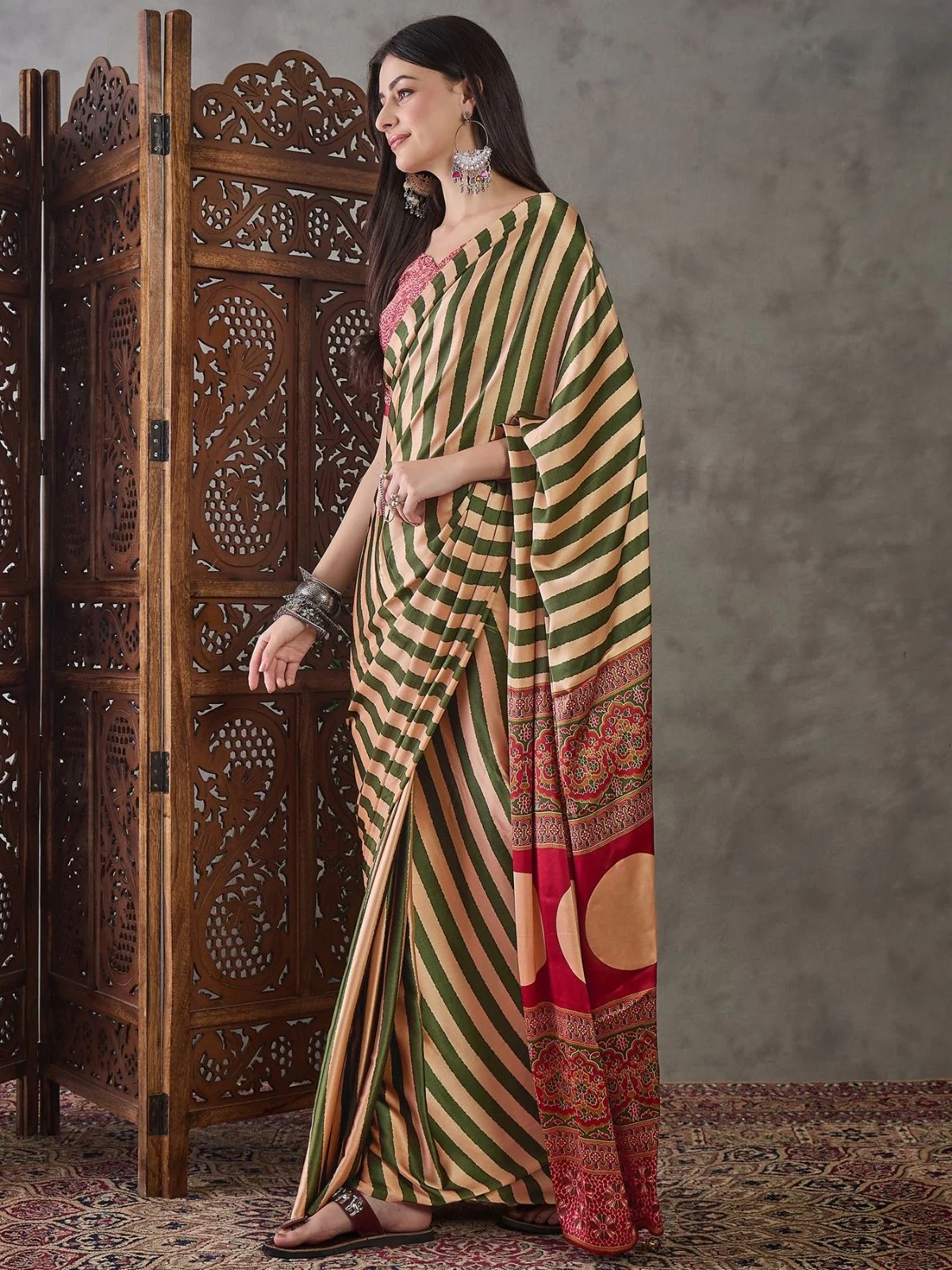Odette Olive And Cream Silk Blend Printed Elegant Saree For Women - Image 3