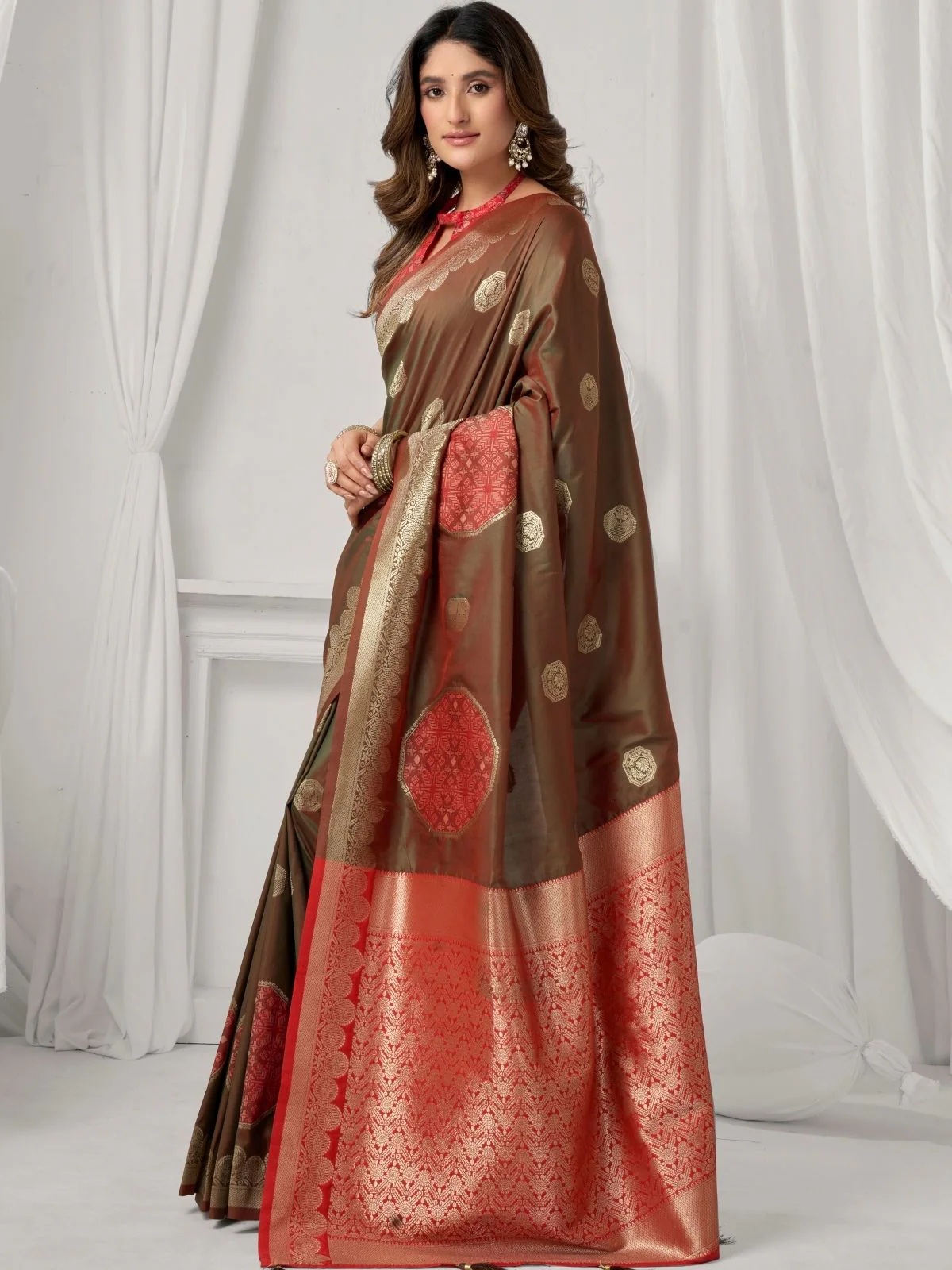 Odette Olive Brown and Red Silk Blend Woven Saree For Women - Image 2