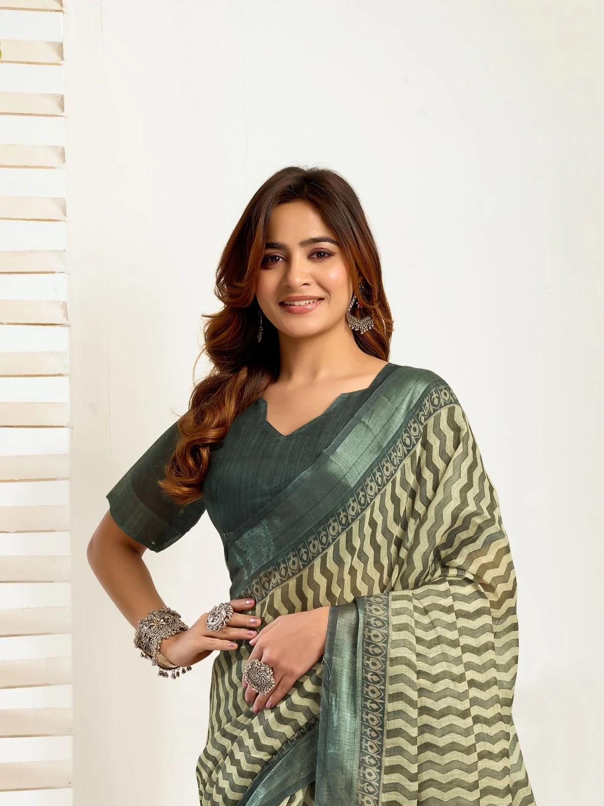 Odette Olive Cotton Linen Zari Work Saree For Women - Image 4