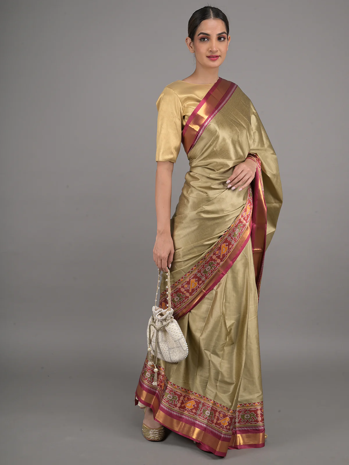 Odette Olive Green Silk Blend Woven Saree With Unstitched Blouse For Women - Image 2