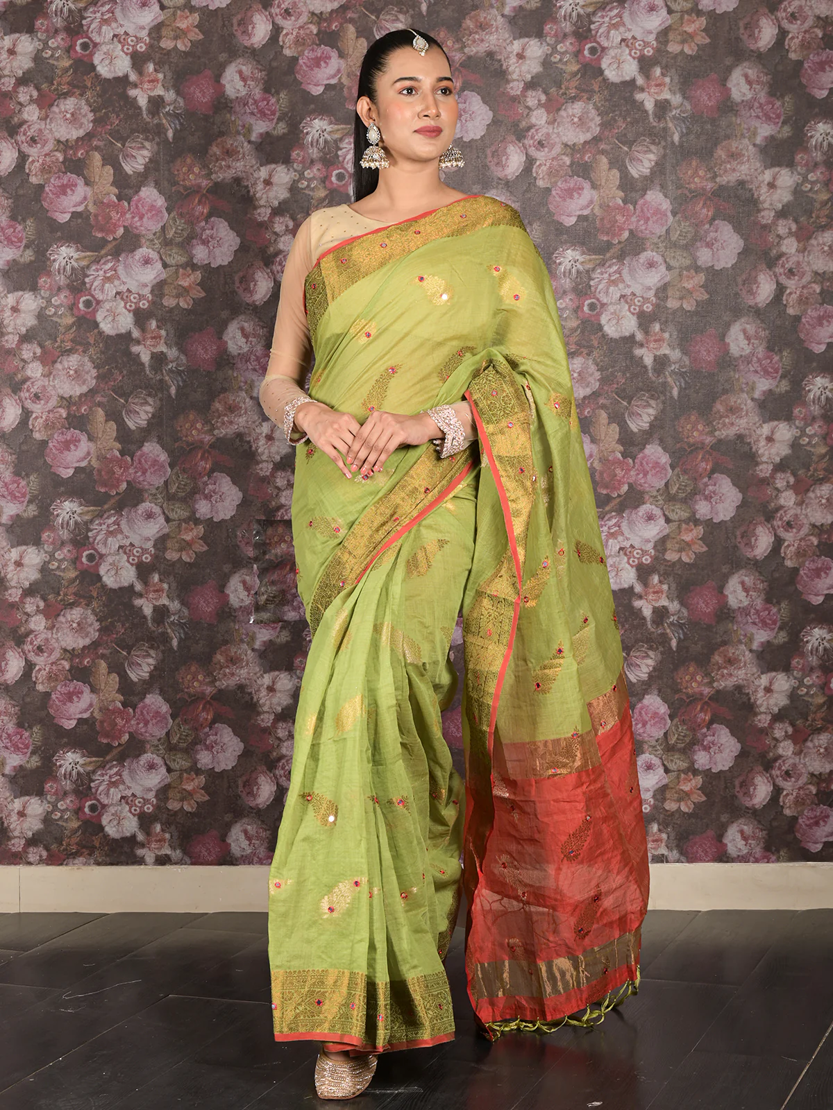 Odette Olive Green Woven Cotton Silk Blend Saree With Unstitched Blouse For Women - Image 3