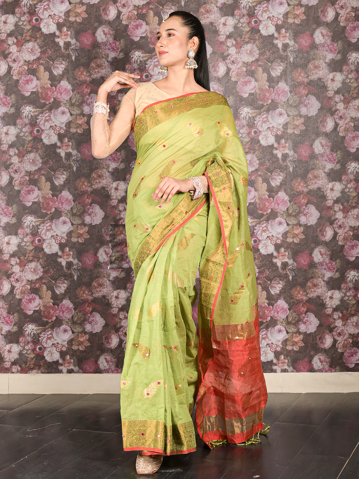 Odette Olive Green Woven Cotton Silk Blend Saree With Unstitched Blouse For Women - Image 4