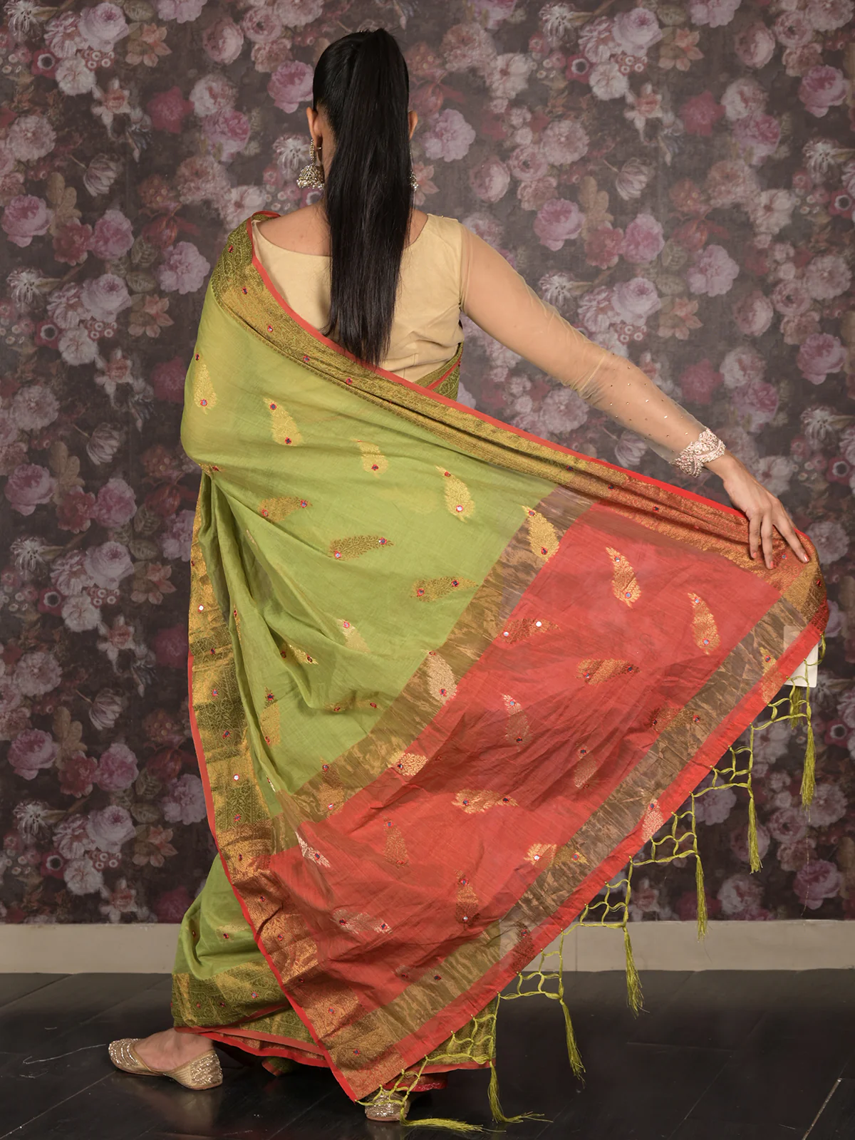 Odette Olive Green Woven Cotton Silk Blend Saree With Unstitched Blouse For Women - Image 5