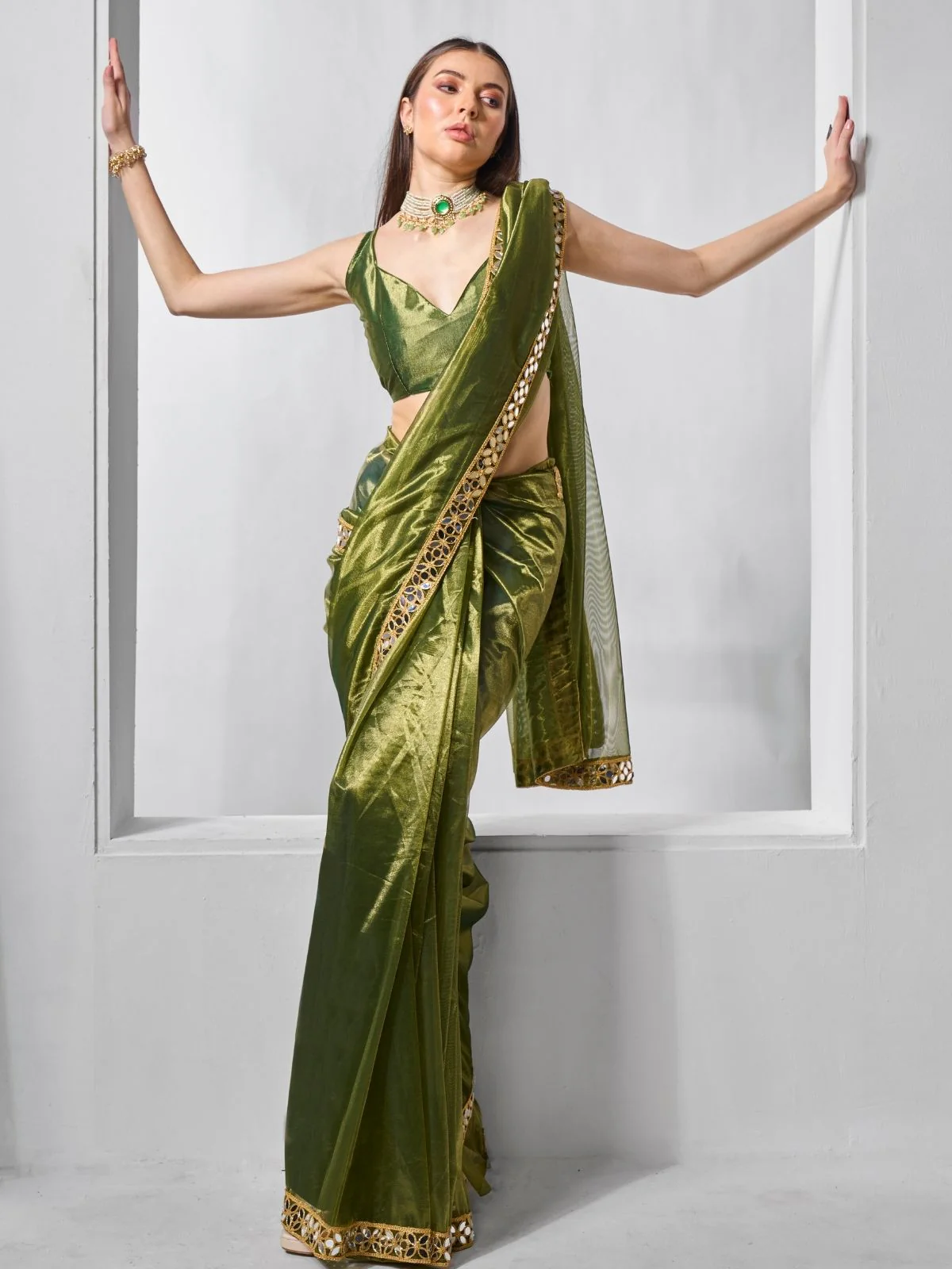 Odette Olive Net Solid Saree With Unstitched Blouse For Women - Image 2