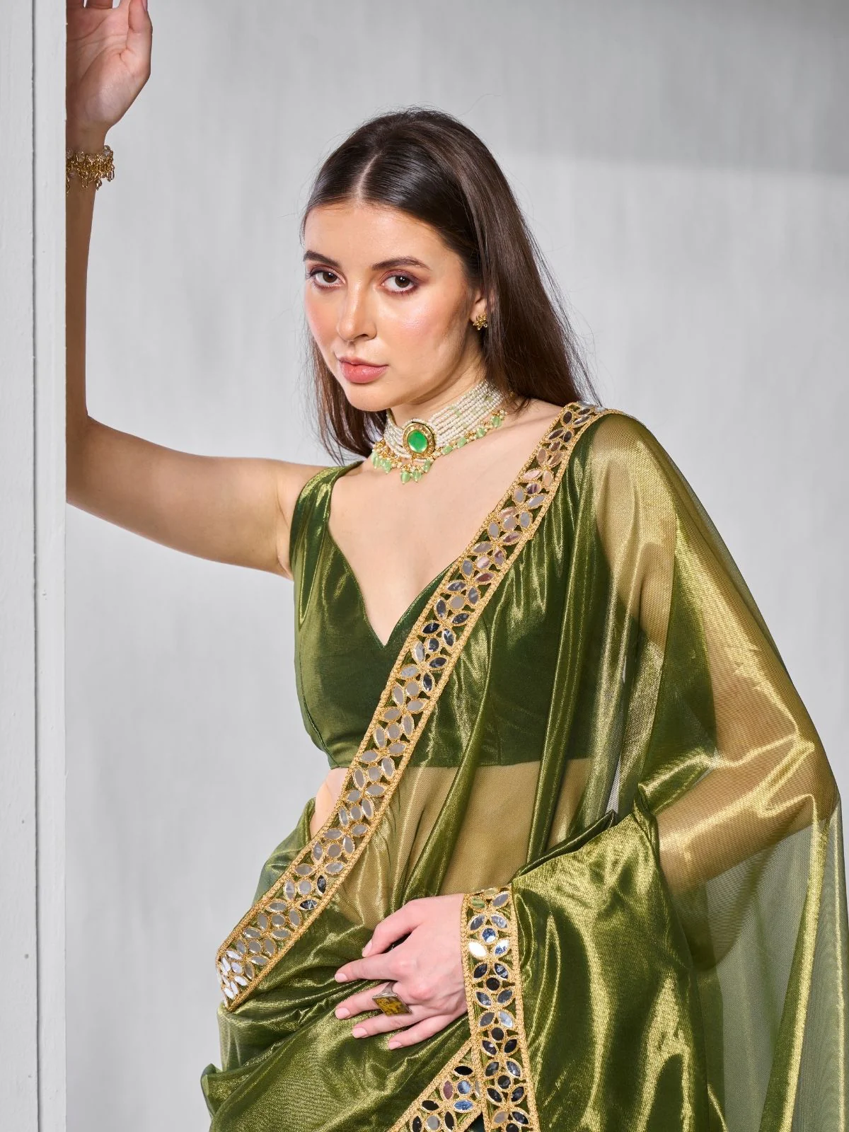 Odette Olive Net Solid Saree With Unstitched Blouse For Women - Image 5
