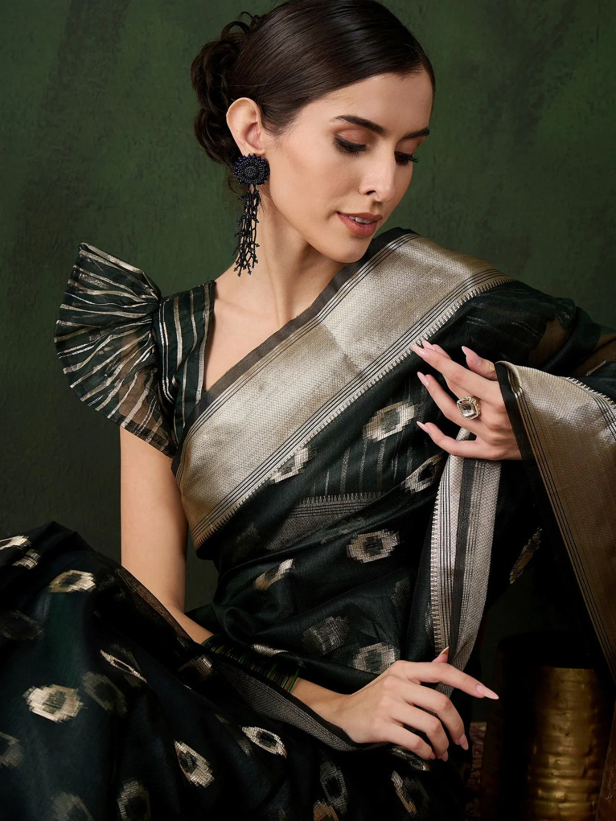 Odette Olive Organza Woven Saree With Unstitched Blouse For Women - Image 4