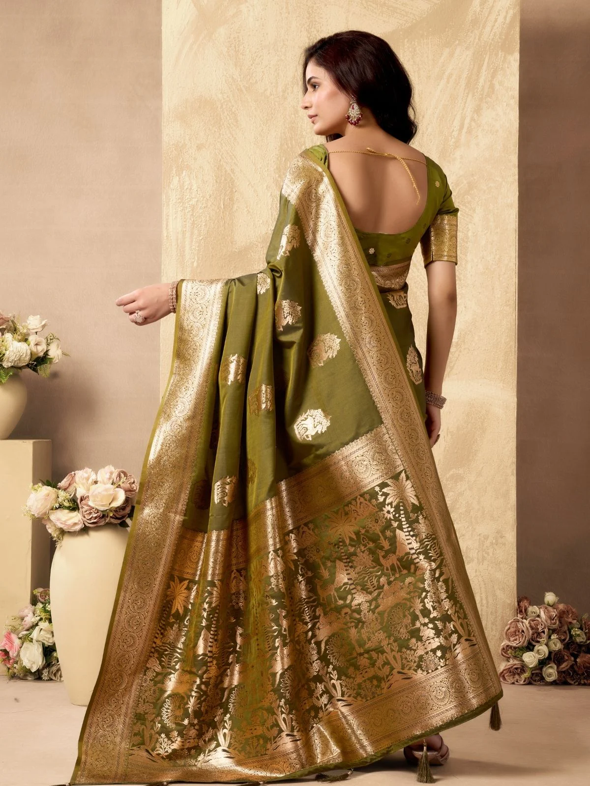 Odette Olive Silk Blend Woven Saree For Women - Image 4