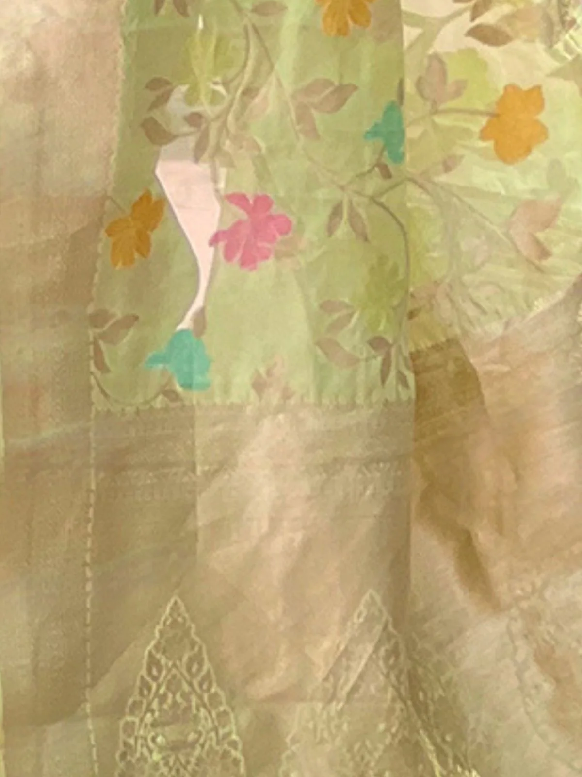 Odette Olive Woven Design Organza Saree With Unstitched Blouse For Women - Image 4