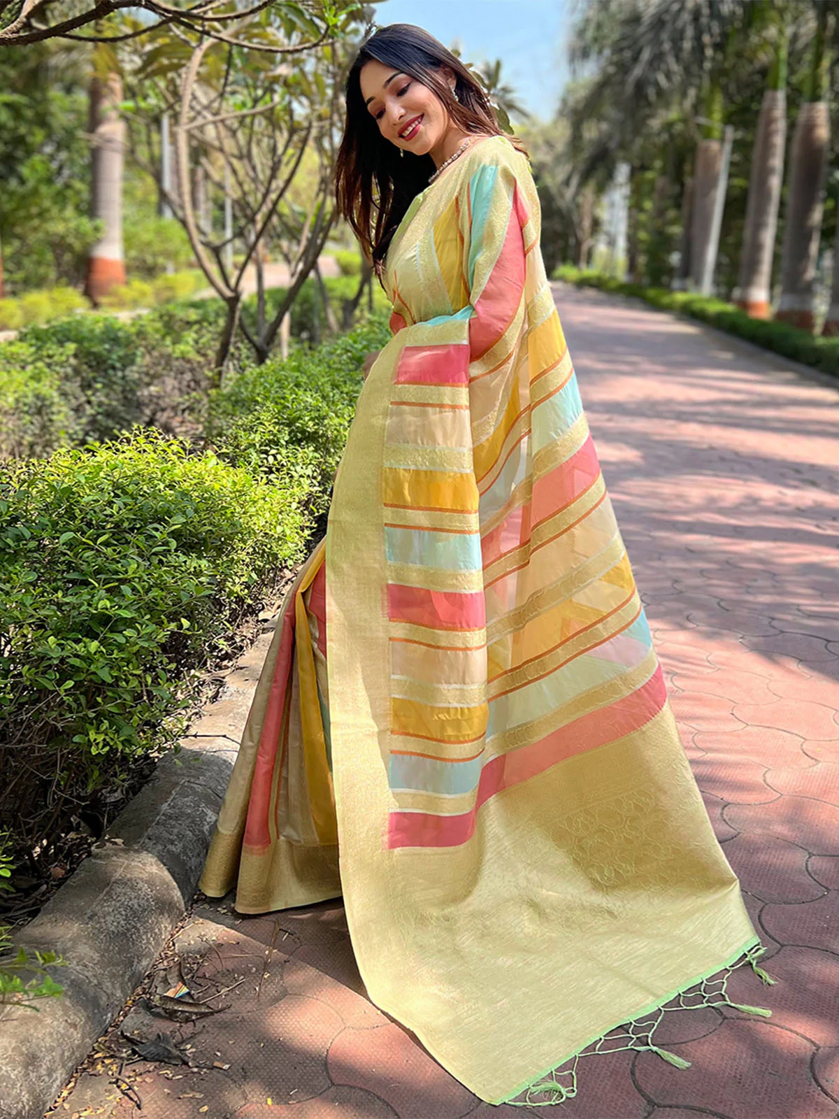 Odette Olive Woven Design Organza Saree With Unstitched Blouse For Women - Image 2