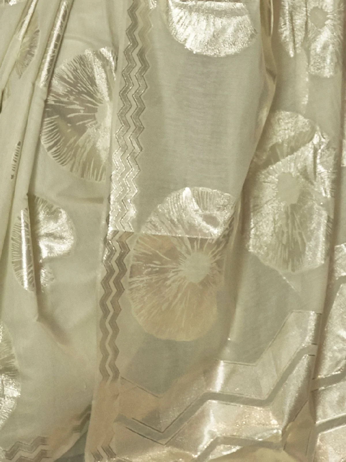 Odette Lime Woven Design Silk Blend Saree With Unstitched Blouse For Women - Image 4