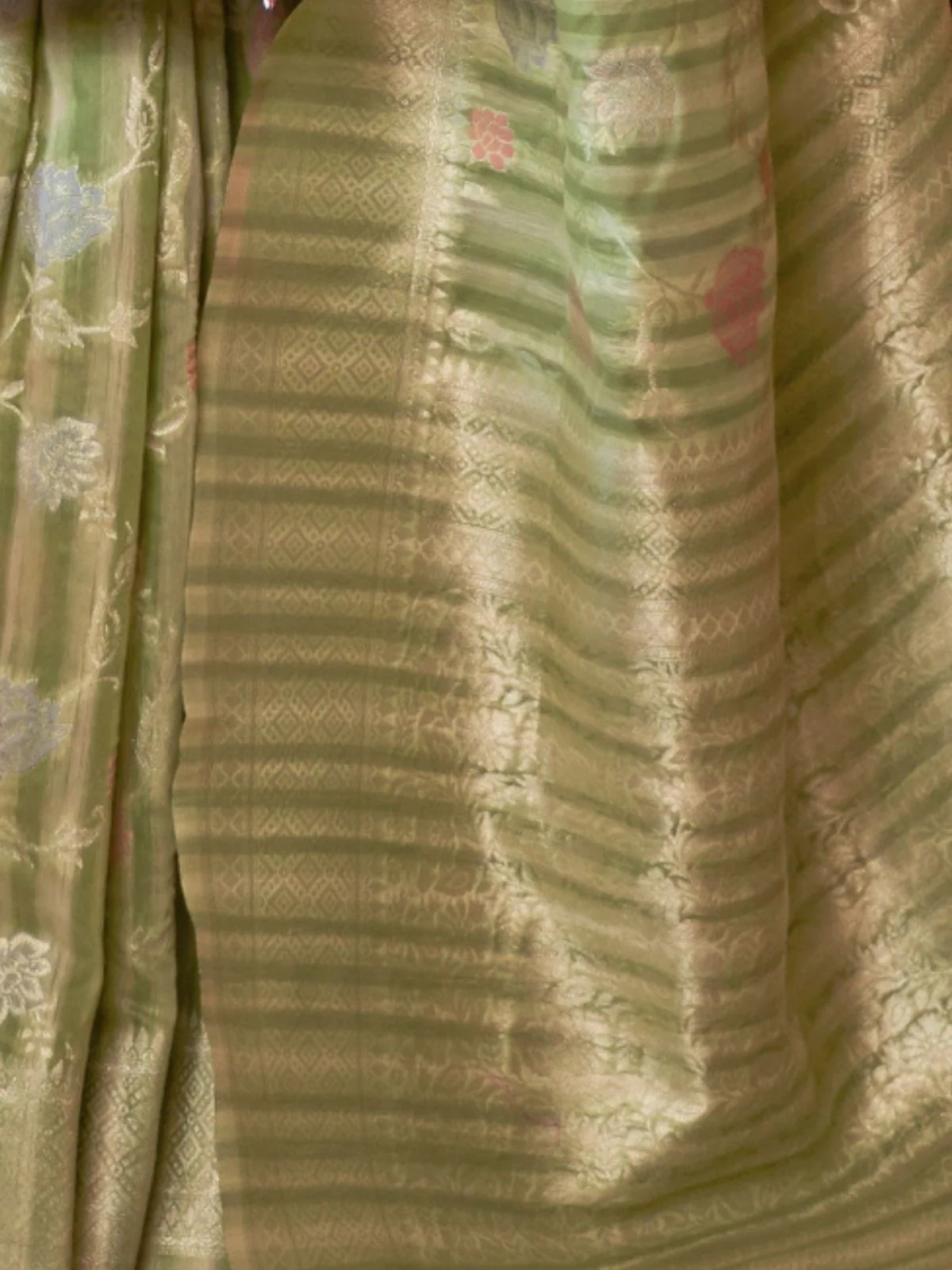 Odette Olive Woven Design Silk Blend Saree With Unstitched Blouse For Women - Image 4