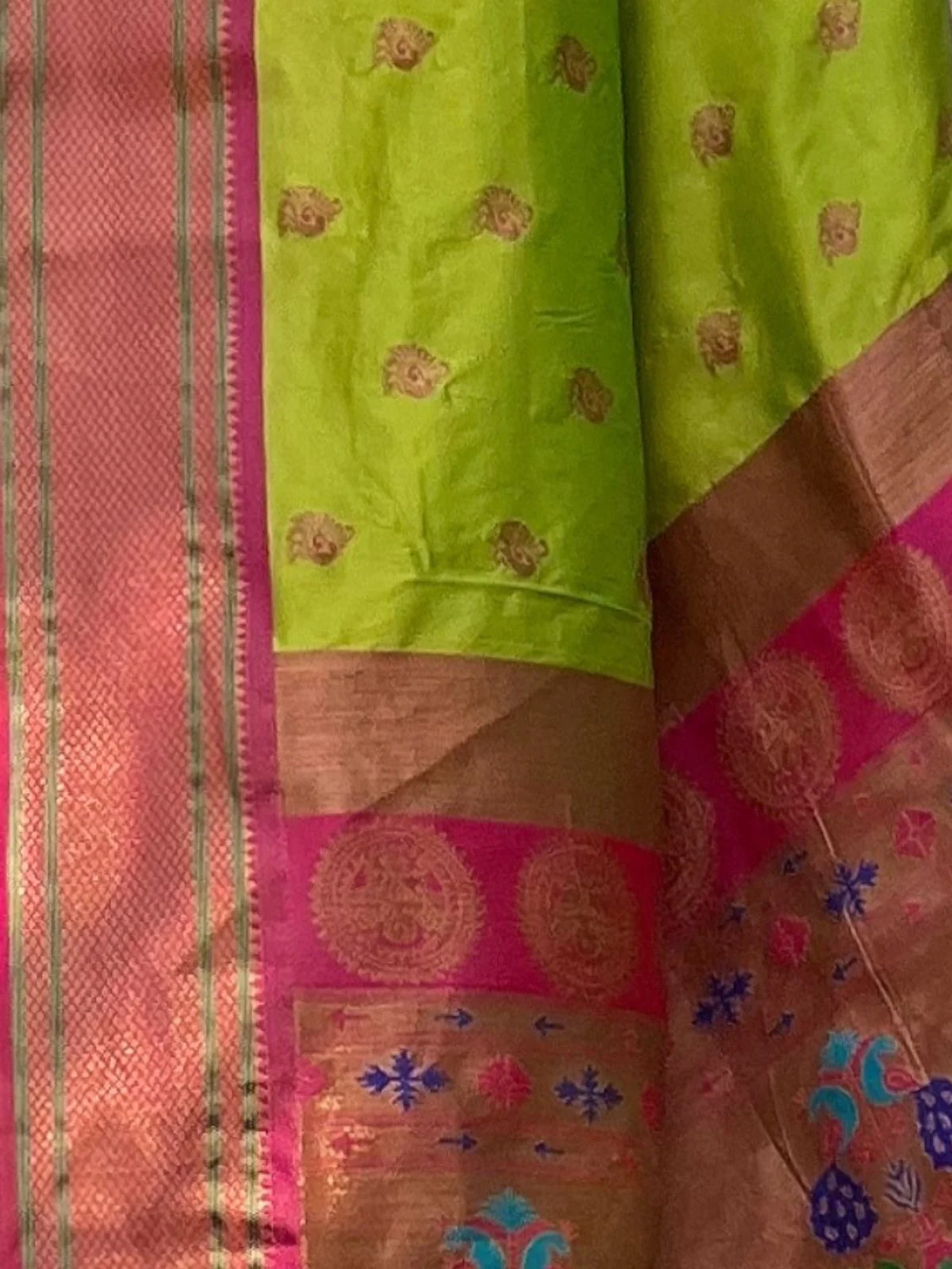 Odette Olive Woven Design Silk Blend Saree With Unstitched Blouse For Women - Image 4