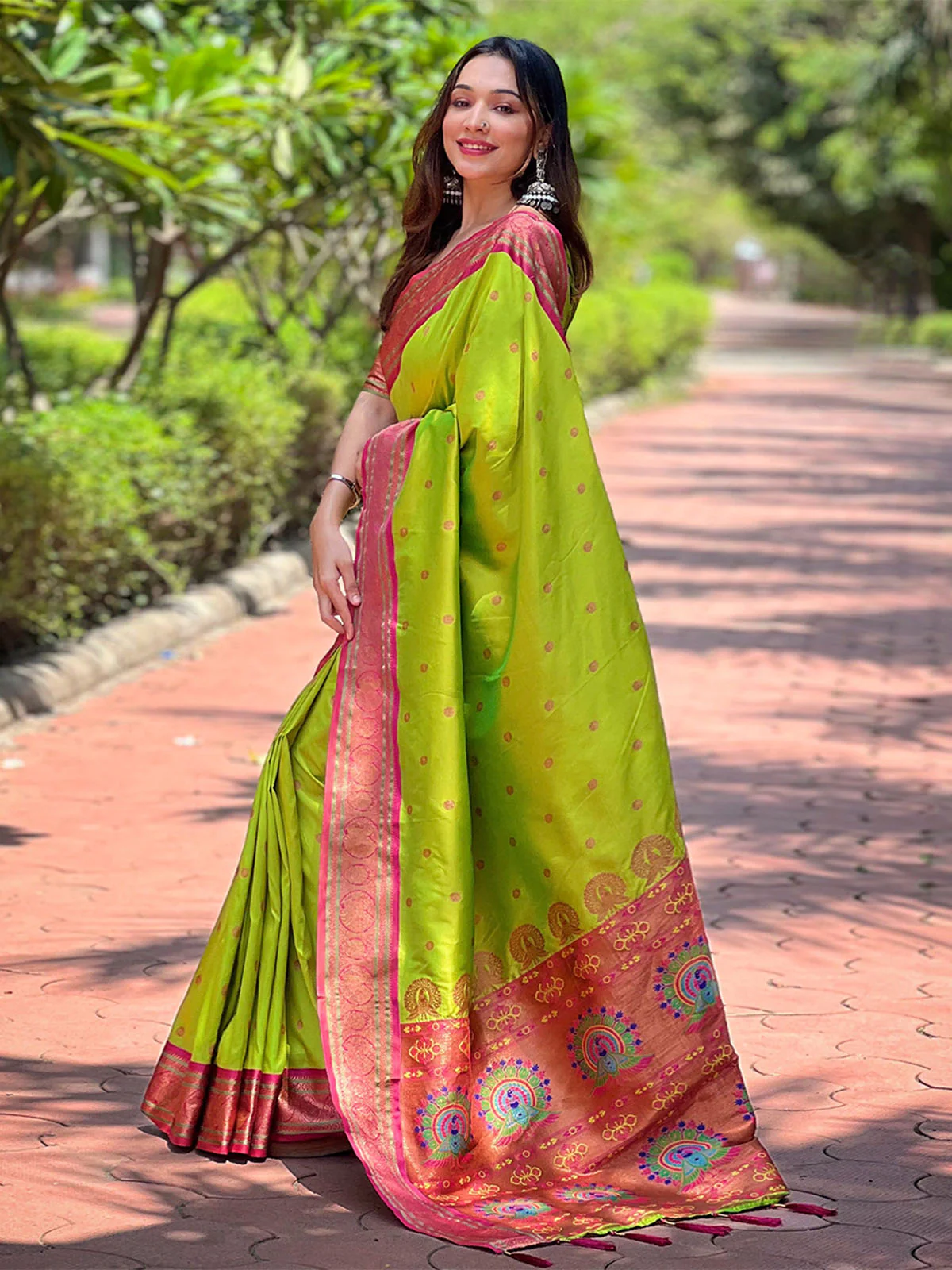 Odette Olive Woven Design Silk Blend Saree With Unstitched Blouse For Women - Image 2