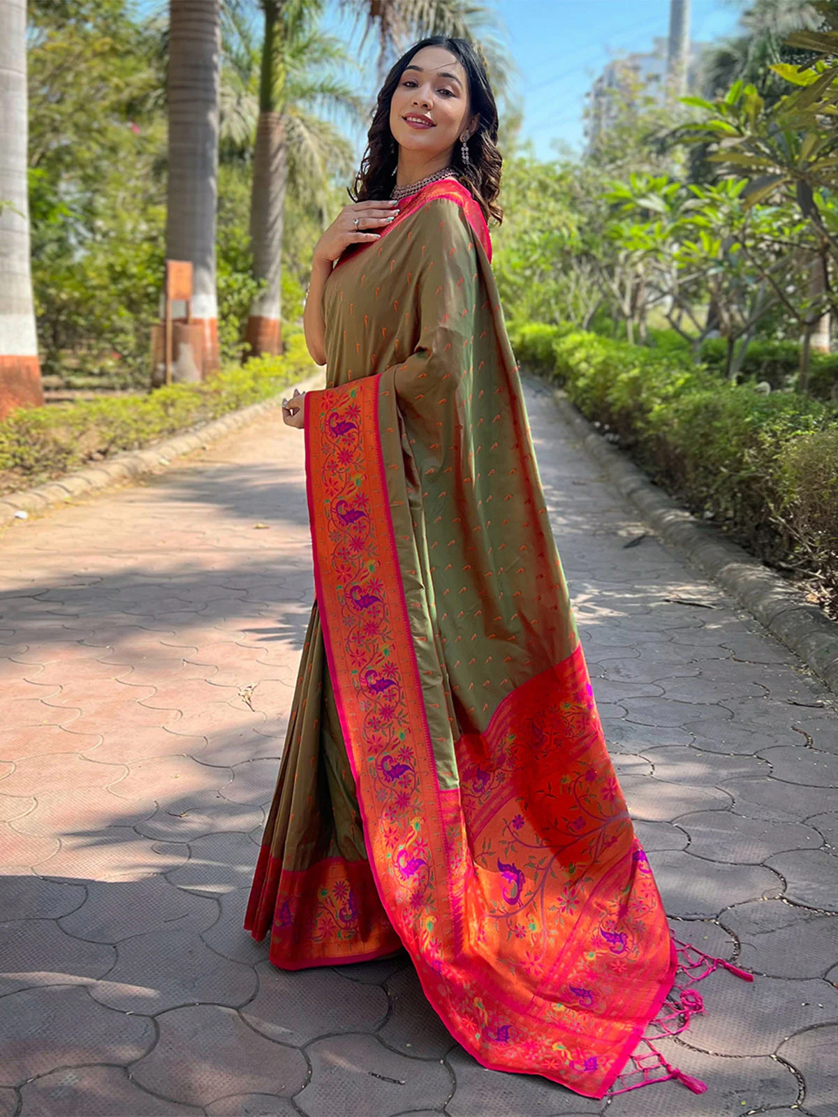 Odette Olive Woven Design Silk Blend Saree With Unstitched Blouse For Women - Image 2