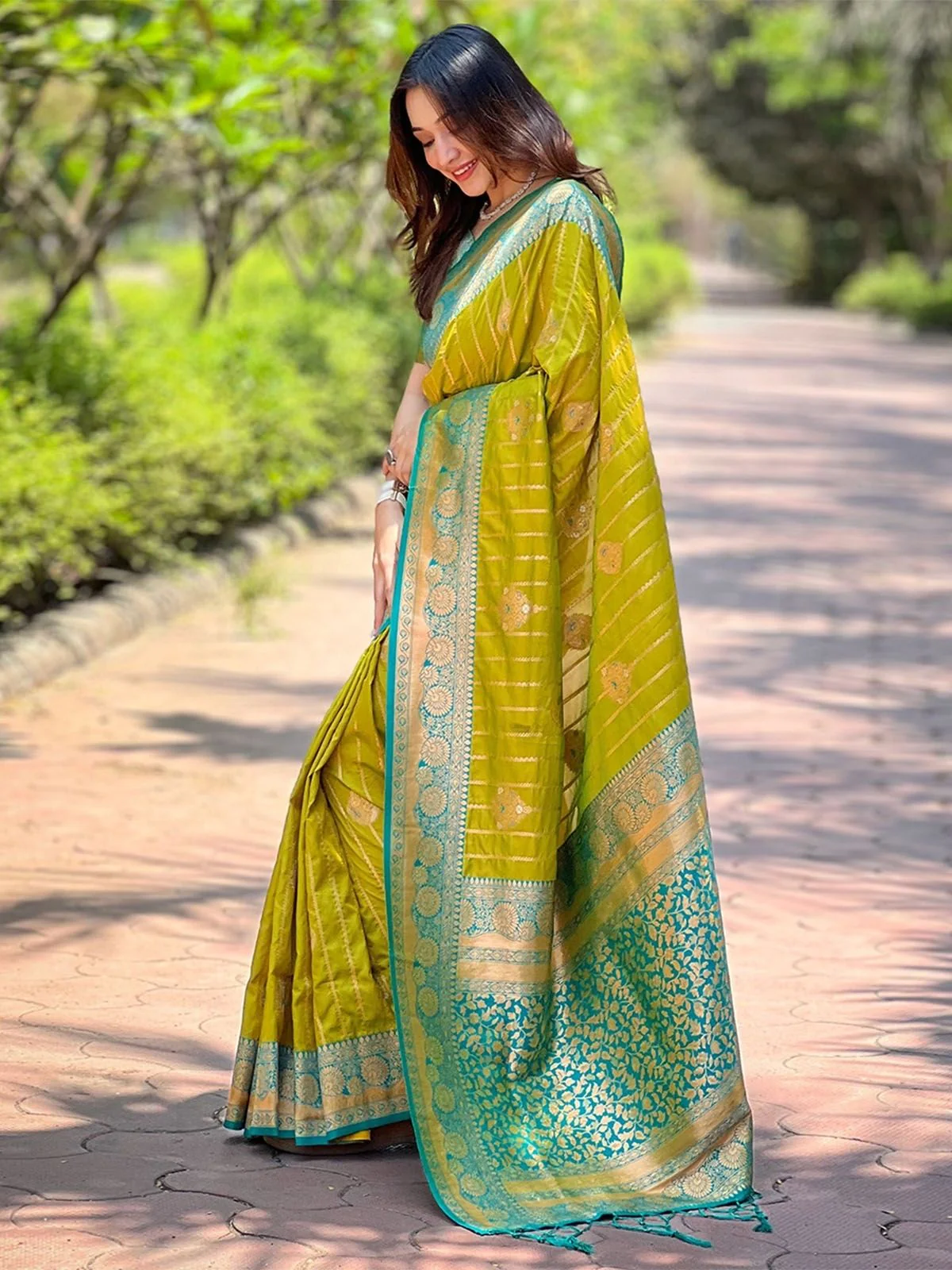 Odette Olive Woven Design Soft Silk Saree With Unstitched Blouse For Women - Image 2