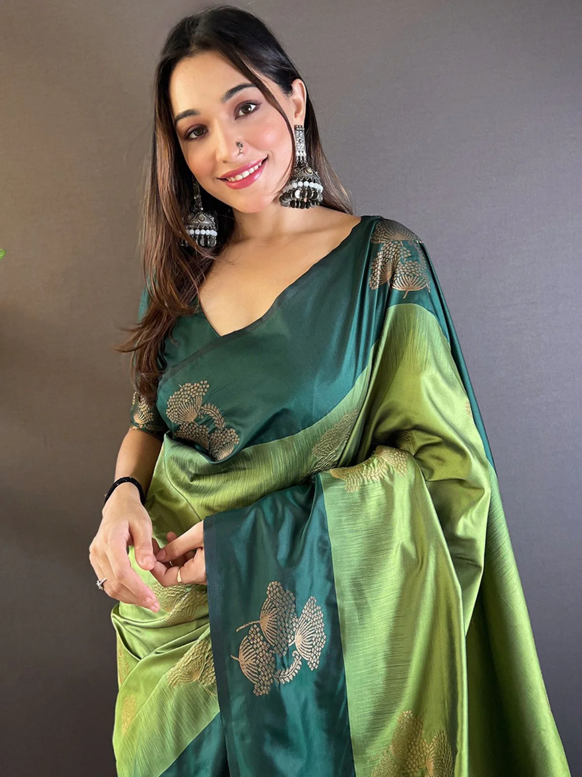 Odette Olive Woven Design Soft Silk Saree With Unstitched Blouse For Women - Image 3