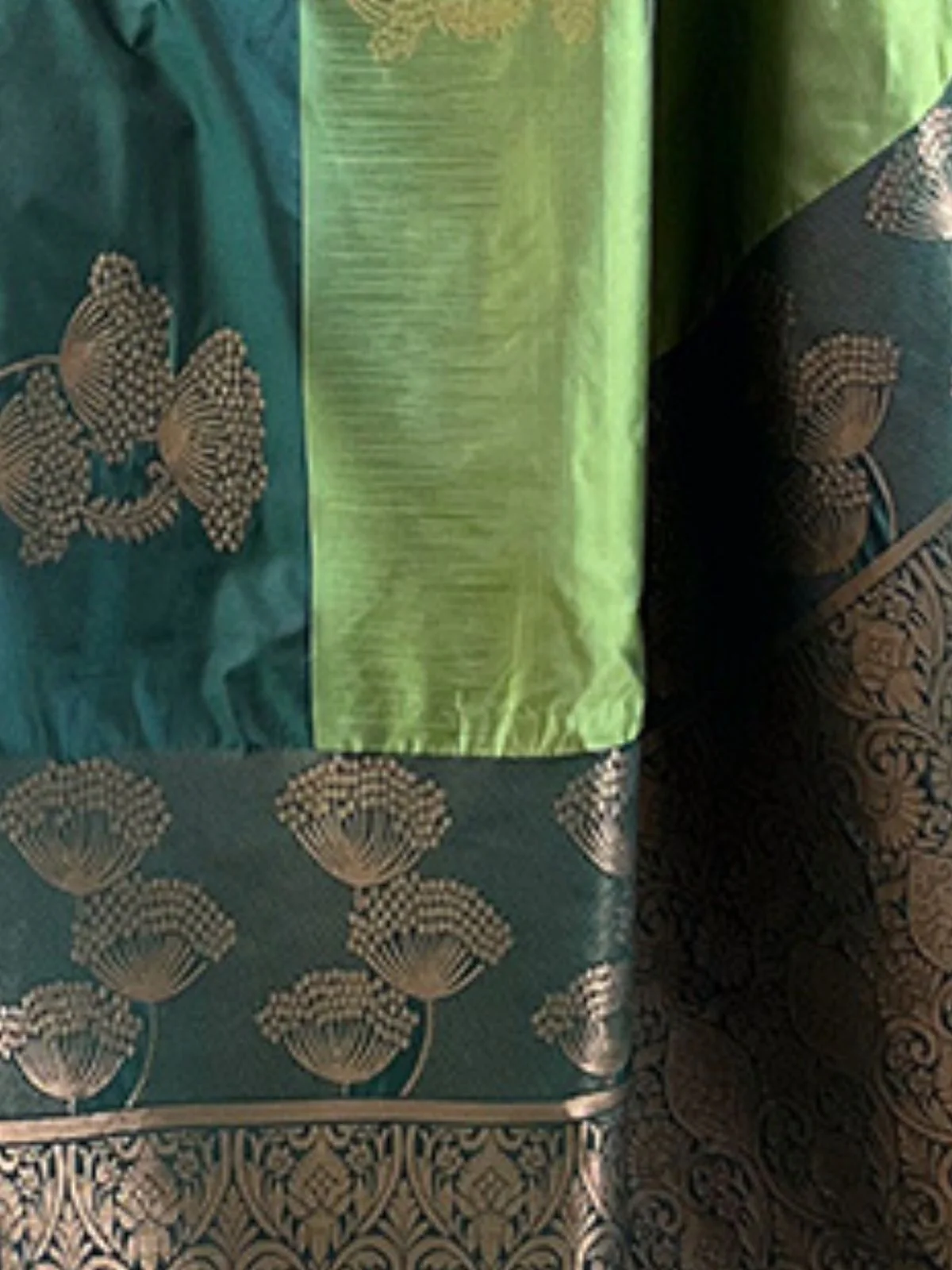 Odette Olive Woven Design Soft Silk Saree With Unstitched Blouse For Women - Image 4