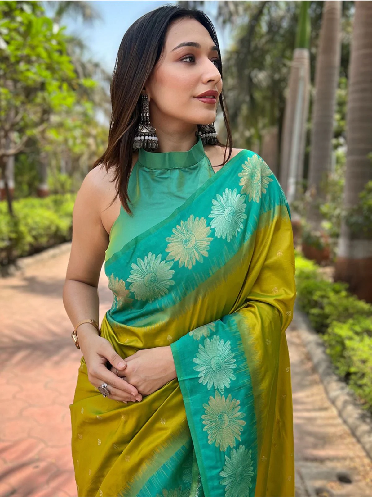 Odette Olive Woven Design Soft Silk Saree With Unstitched Blouse For Women - Image 3