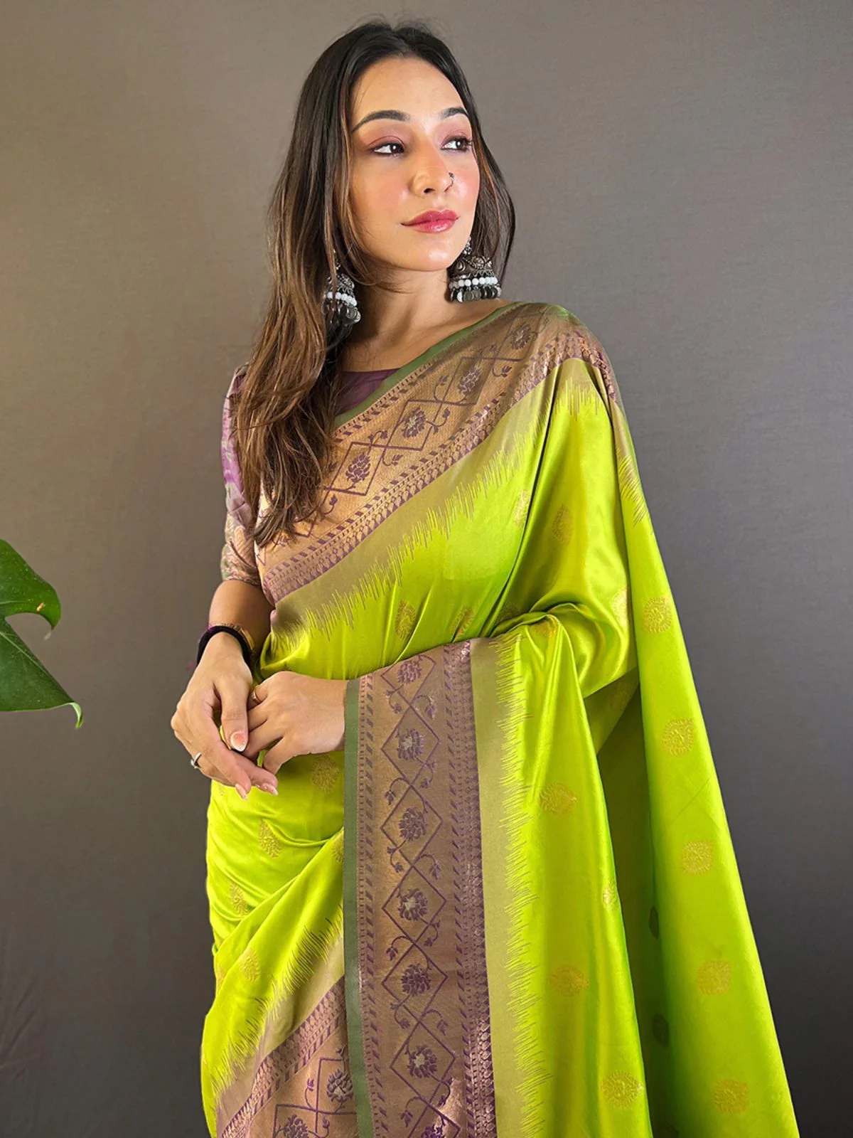 Odette Olive Woven Design Soft Silk Saree With Unstitched Blouse For Women - Image 3