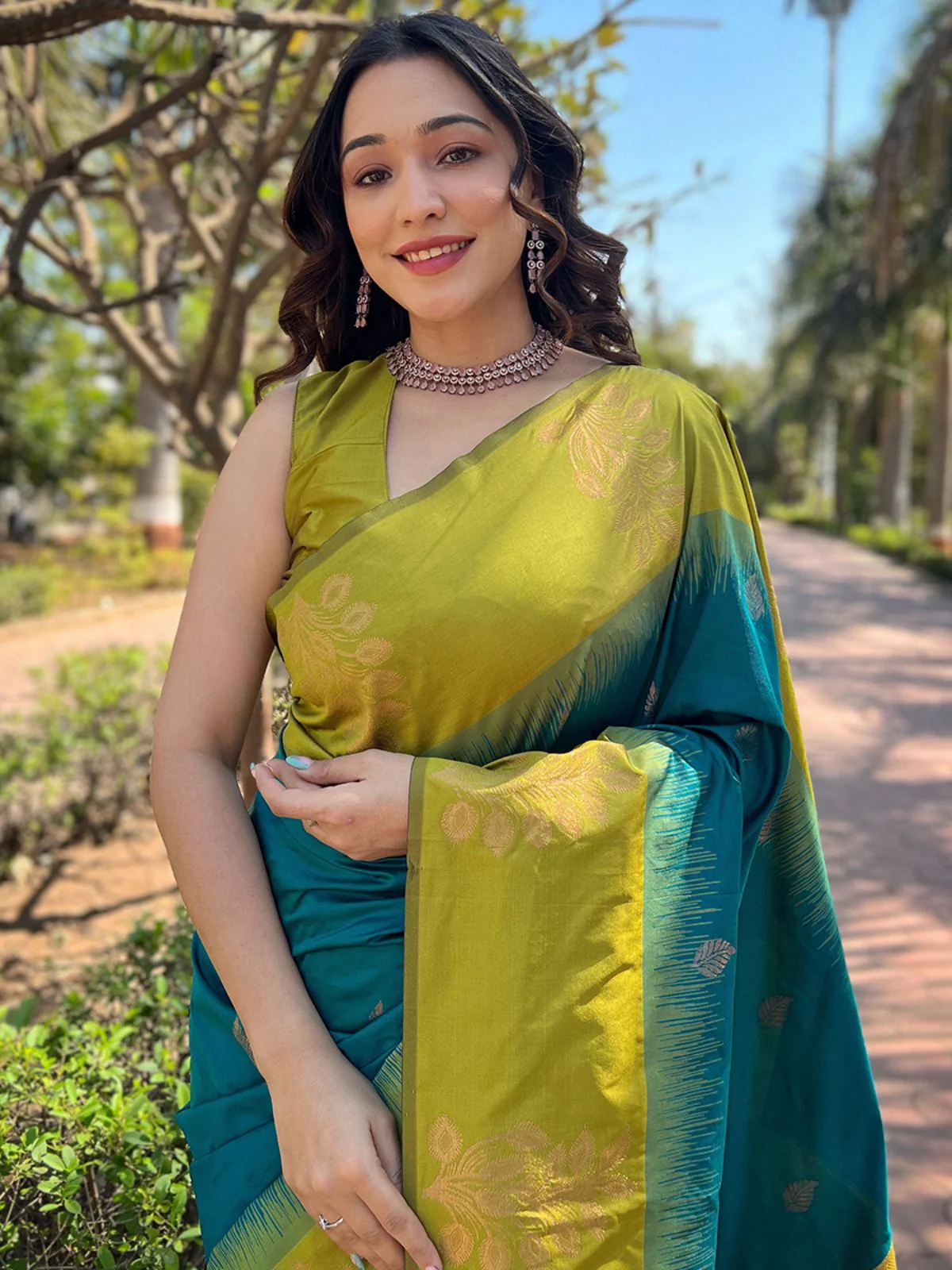 Odette Olive Woven Design Soft Silk Saree With Unstitched Blouse For Women - Image 3