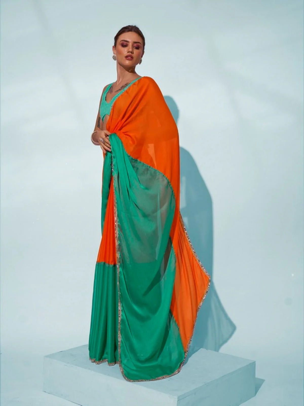 Odette Orange And Green Georgette Lace Work Saree With Unstitched Blouse For Women - Image 2