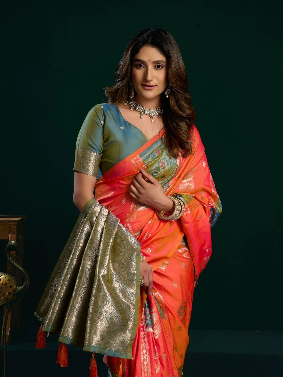 Odette Orange and Green Silk Blend Woven Saree For Women - Image 5
