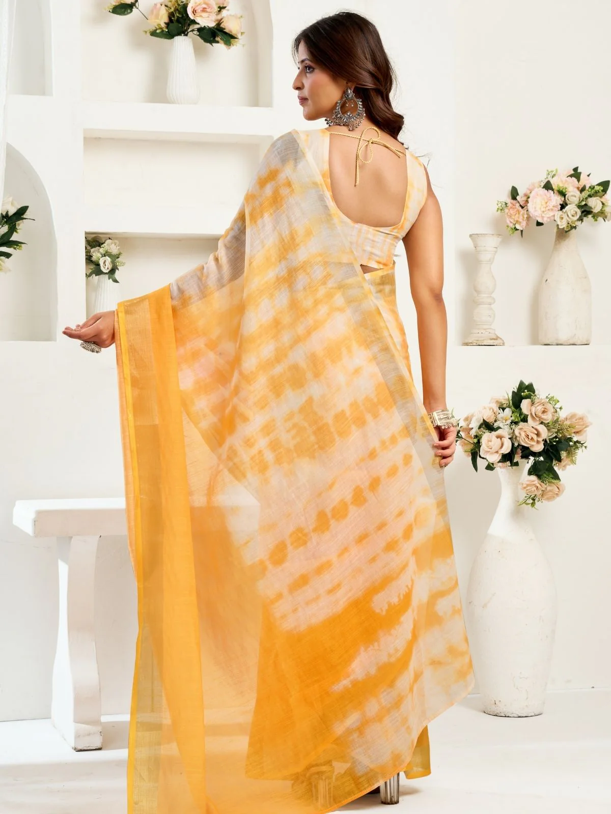 Odette Orange And White Cotton Linen Zari Work Saree For Women - Image 4