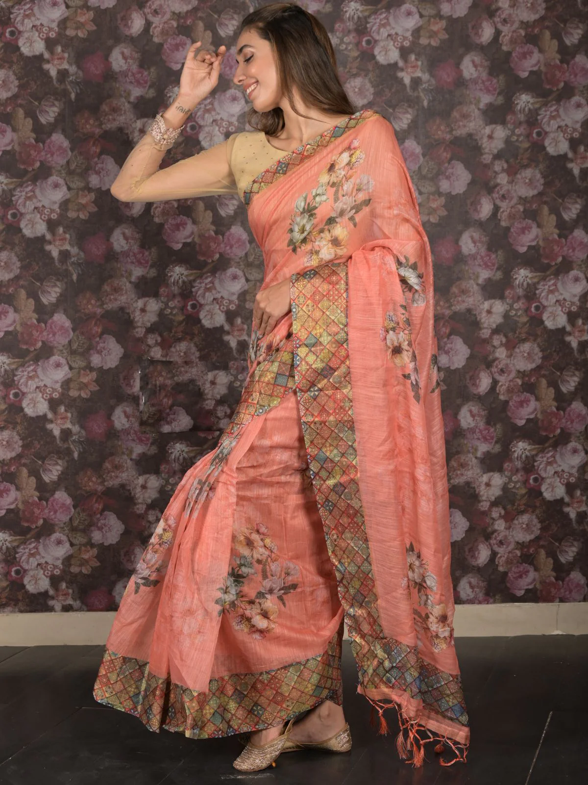 Odette Orange Floral Printed Cotton Blend Saree with Unstitched Blouse for Women - Image 3