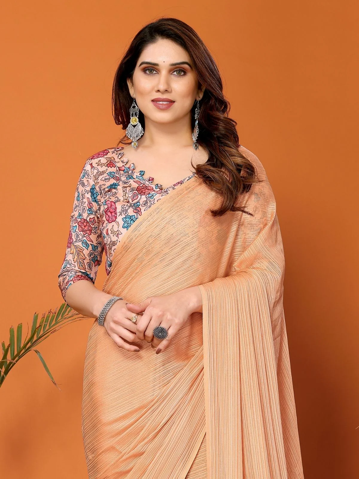 Odette Orange Georgette Solid Saree For Women - Image 4