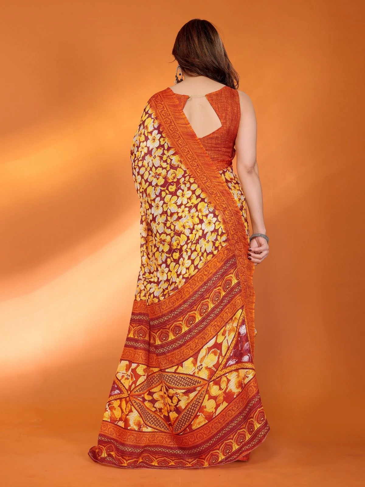Odette Orange Silk Blend Printed Saree For Women - Image 3