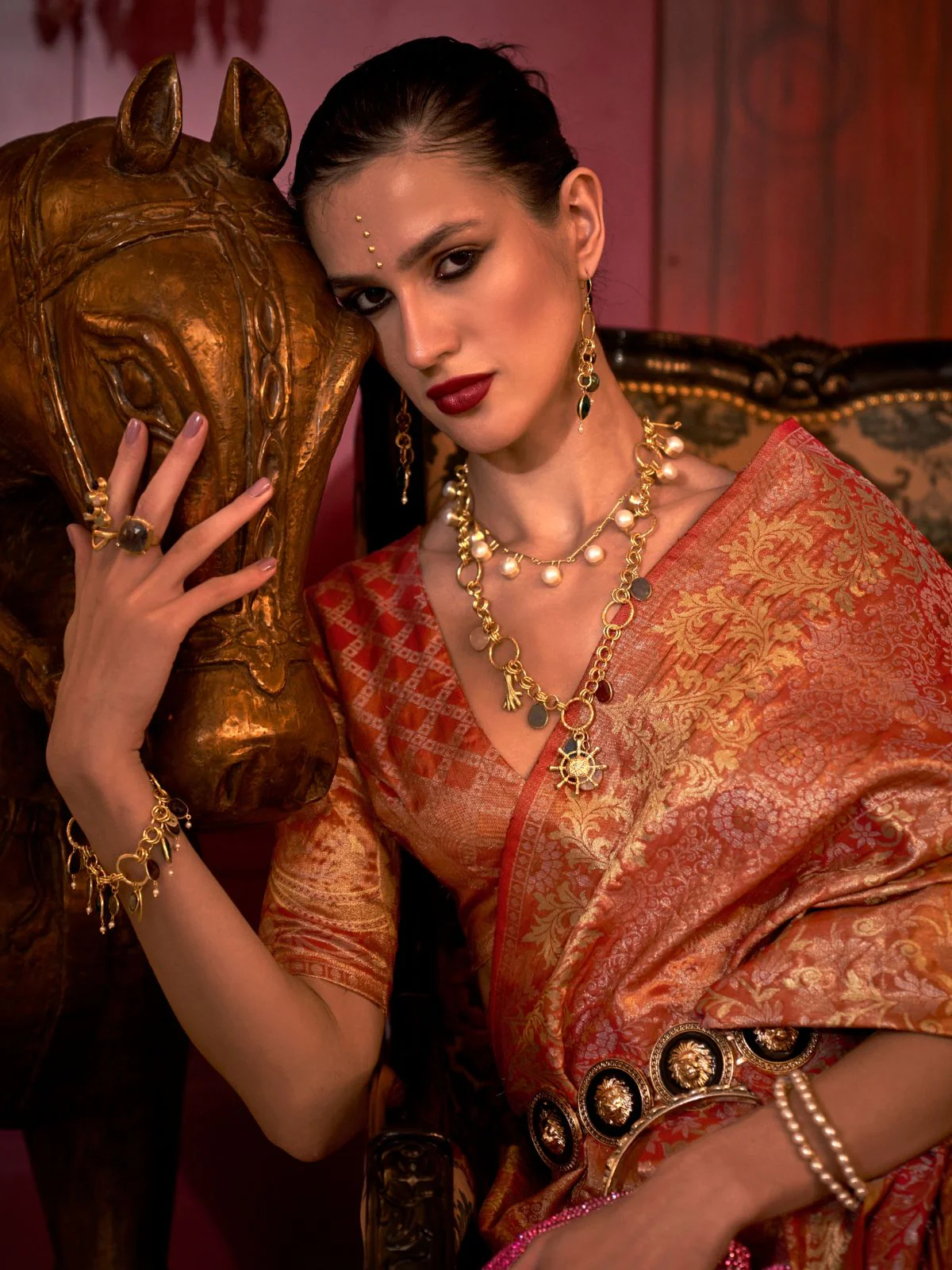 Odette Orange Silk Blend Woven Saree With Unstitched Blouse For Women - Image 2