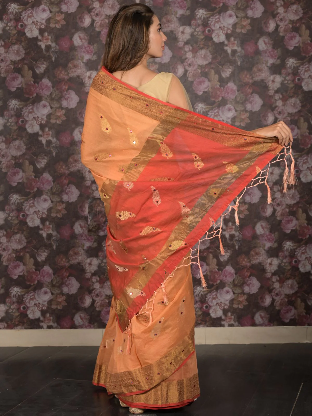 Odette Orange Woven Cotton Silk Blend Saree With Unstitched Blouse For Women - Image 4