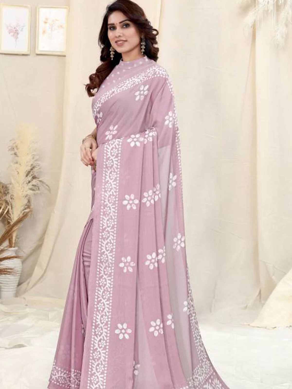 Odette Partywear levender Printed Chinon Chiffon Saree with Unstitched Blouse for Women - Image 2