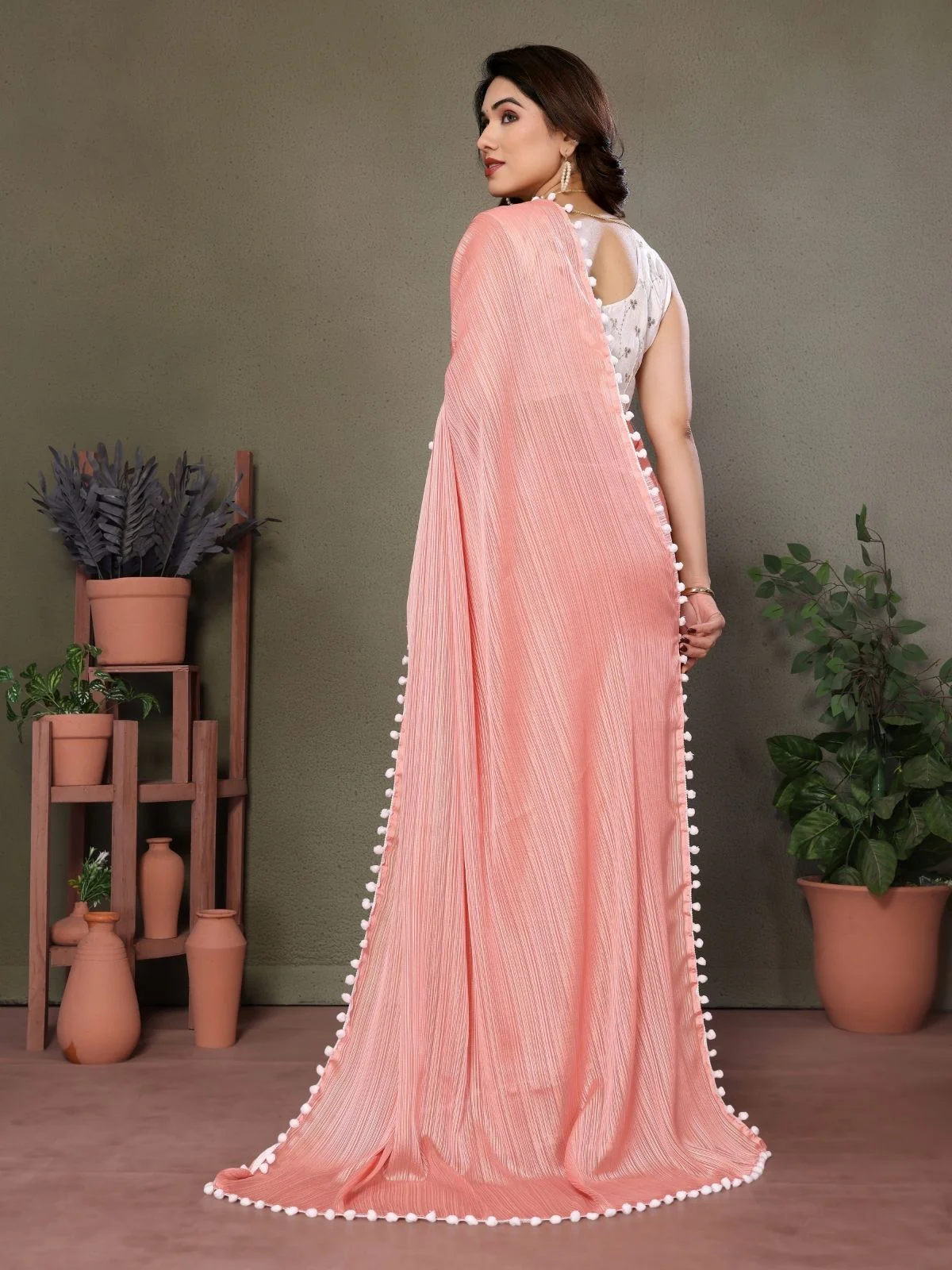 Odette Peach Banglori Lace Work Saree With Unstitched Blouse For Women - Image 4