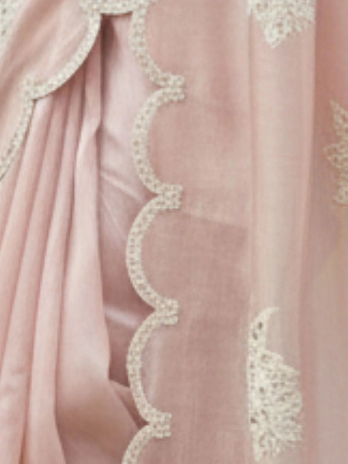 Odette Peach Organza Embroidered And Cutwork Solid Saree For Women - Image 4