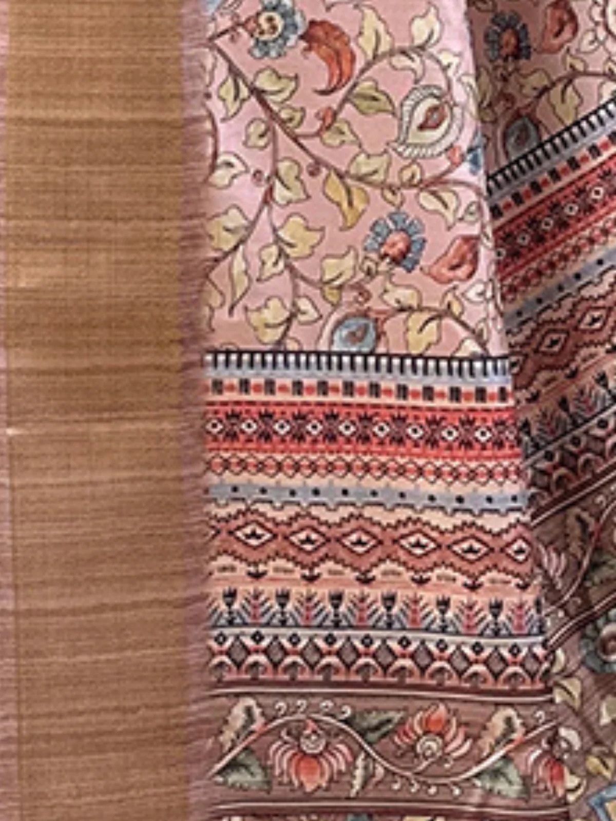 Odette Peach Printed Silk Blend Saree With Unstitched Blouse For Women - Image 4
